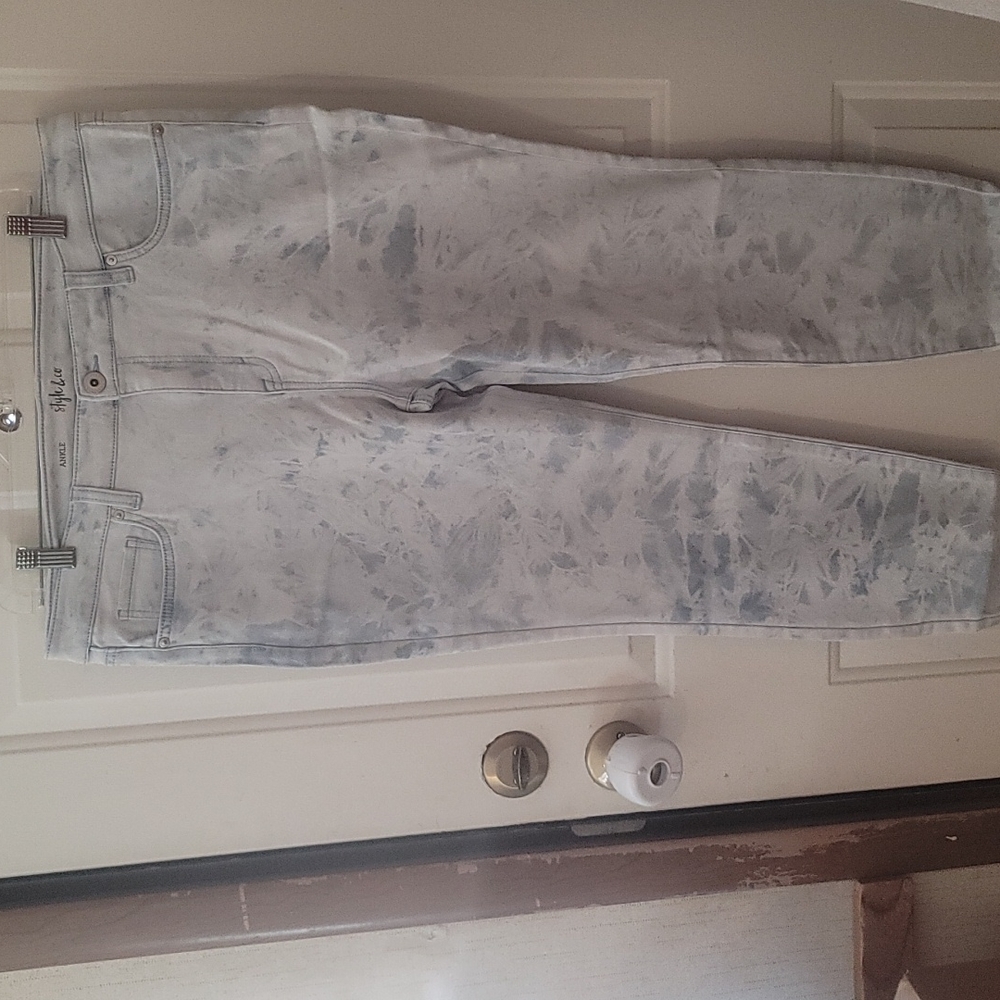 STYLE & CO BLEACH WASH UPTOWN ANKLE JEANS: BLUE/WHITE: NWOT: SZ 16
